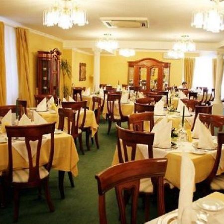 בוקרשט Monte-Nelly Hotel מראה חיצוני תמונה